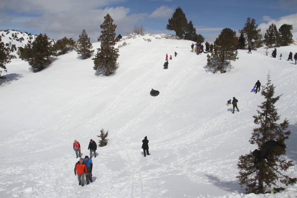 Konya'ya Nisan'dan önce kar yağışı geliyor 9
